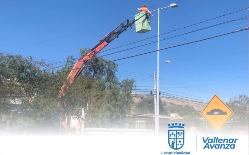 MUNICIPALIDAD DE VALLENAR REALIZA MEJORAMIENTO DE LUMINARIAS EN BANDEJÓN PASCUAL BABURIZA