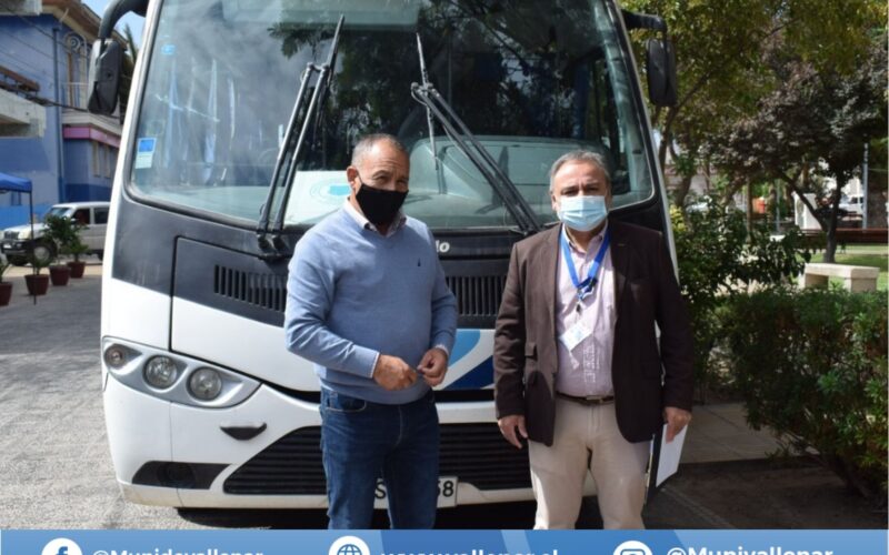 MUNICIPIO DE VALLENAR DISPONE DE BUS PARA EL TRASLADO DE ESTUDIANTES DE LOS SECTORES RURALES DE CACHIYUYO Y DOMEYKO