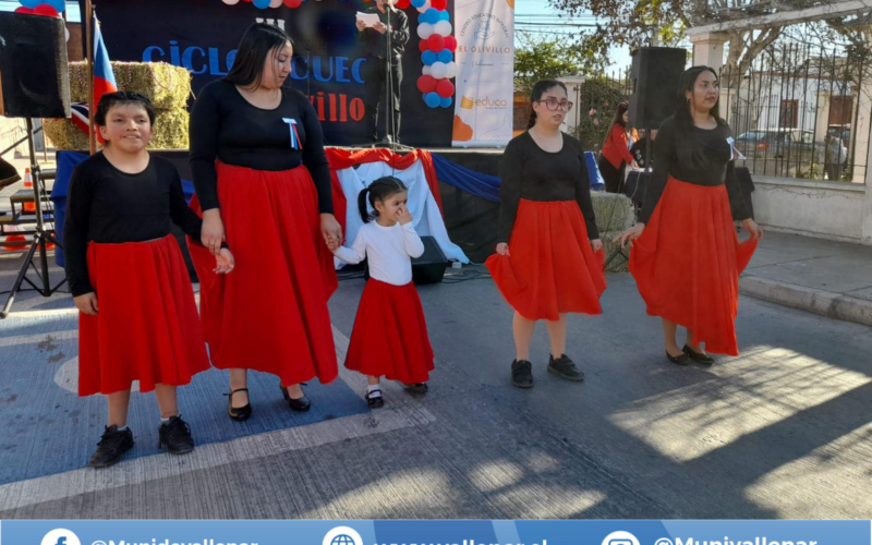 El entusiasmo y dedicación brillaron en la III Muestra Folclórica y Ciclo de Cueca de la Escuela Especial El Olivillo Fundación Coanil.