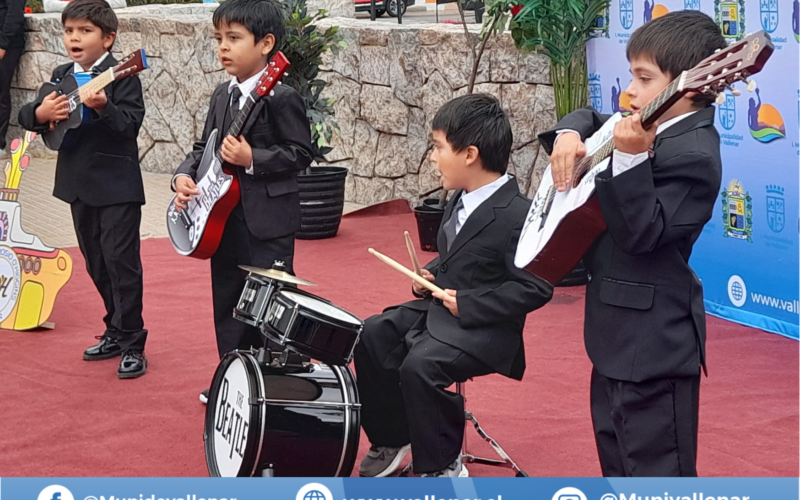 CON LA PARTICIPACIÓN DE LOS FAMOSÍSIMOS THE BEATLES ESTAMOS INICIANDO ESTA EXPO TURISMO VALLENAR