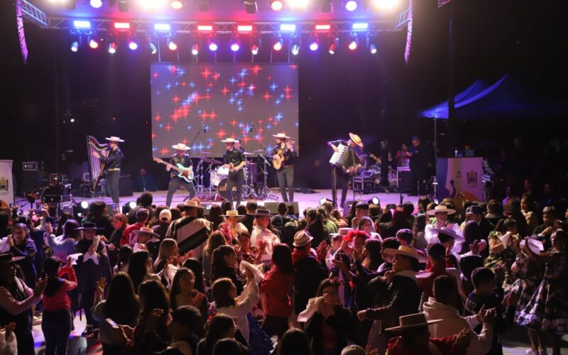 MÁS DE 5 MIL PERSONAS DIERON INICIO AL MES DE SEPTIEMBRE EN VALLENAR
