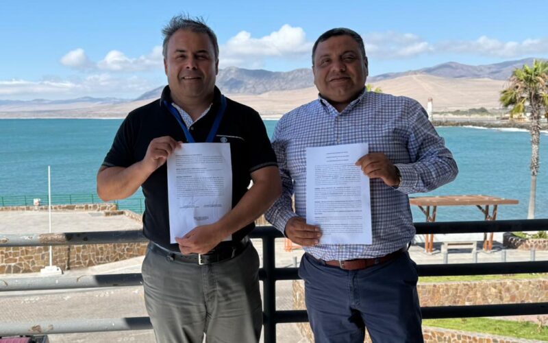 VALLENAR Y HUASCO FIRMAN ACUERDO PARA DOTAR DE AGUA POTABLE A CARRIZAL BAJO