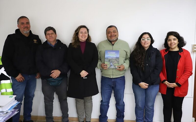SEREMI DE MEDIOAMBIENTE Y ALCALDE BUSCAN SOLUCIONES PARA EL PASEO RIBEREÑO