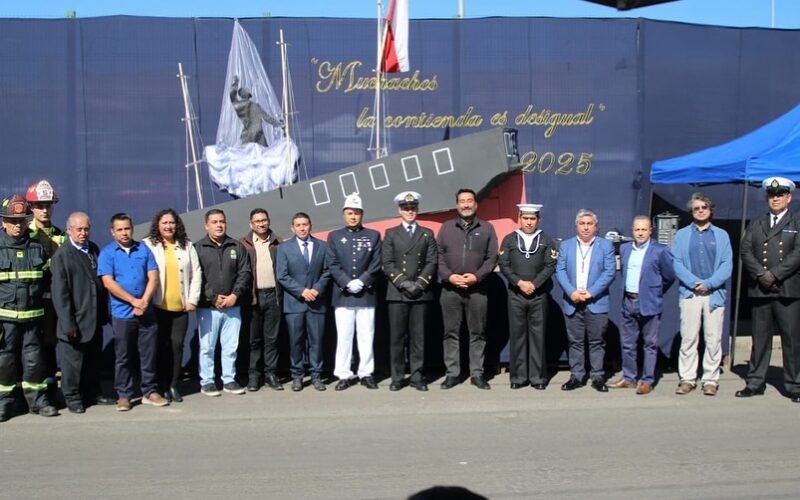GLORIAS NAVALES EN ESCUELA RAFAEL TORREBLANCA